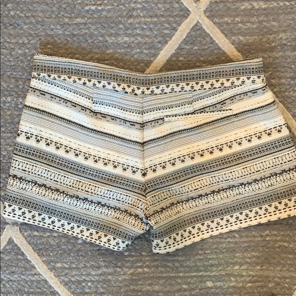 Patterned shorts - Picture 2 of 2